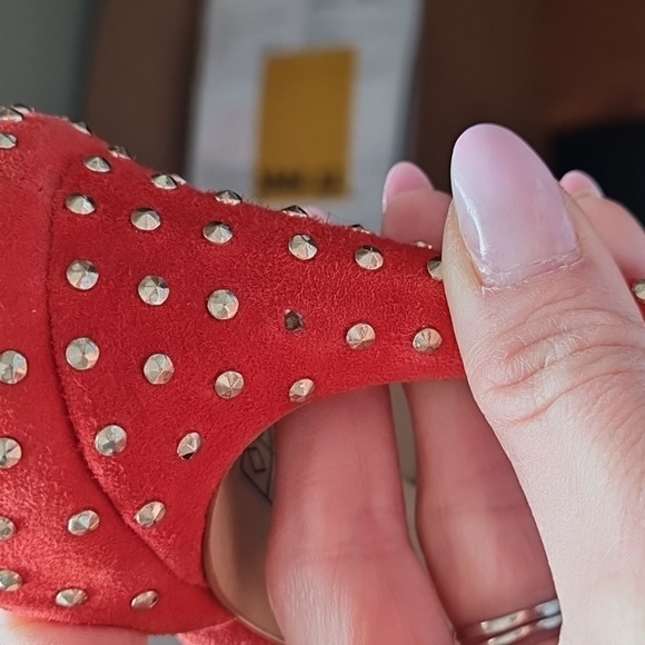 DESIGNER Vince Camuto Studded Stillettos - Picture 9 of 10